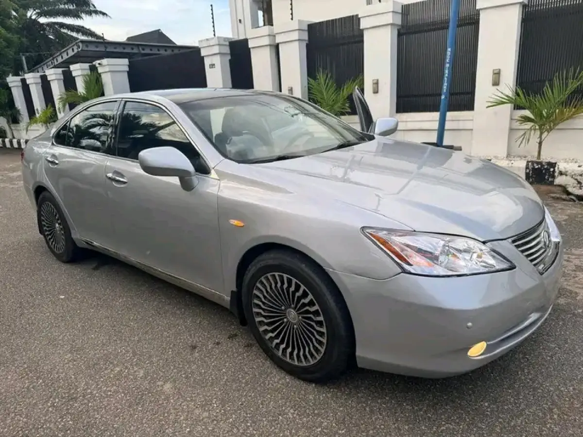 2009 Lexus ES 350 - Image 10