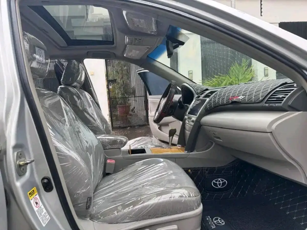 2008 TOYOTA CAMRY V6 XLE - Image 6