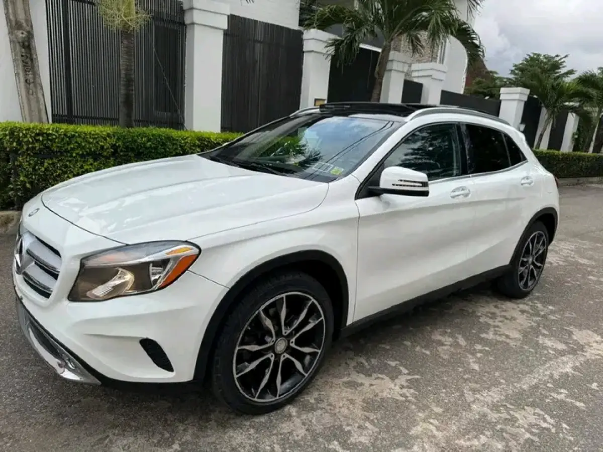 2017 MERCEDES BENZ GLA 250 - Image 3