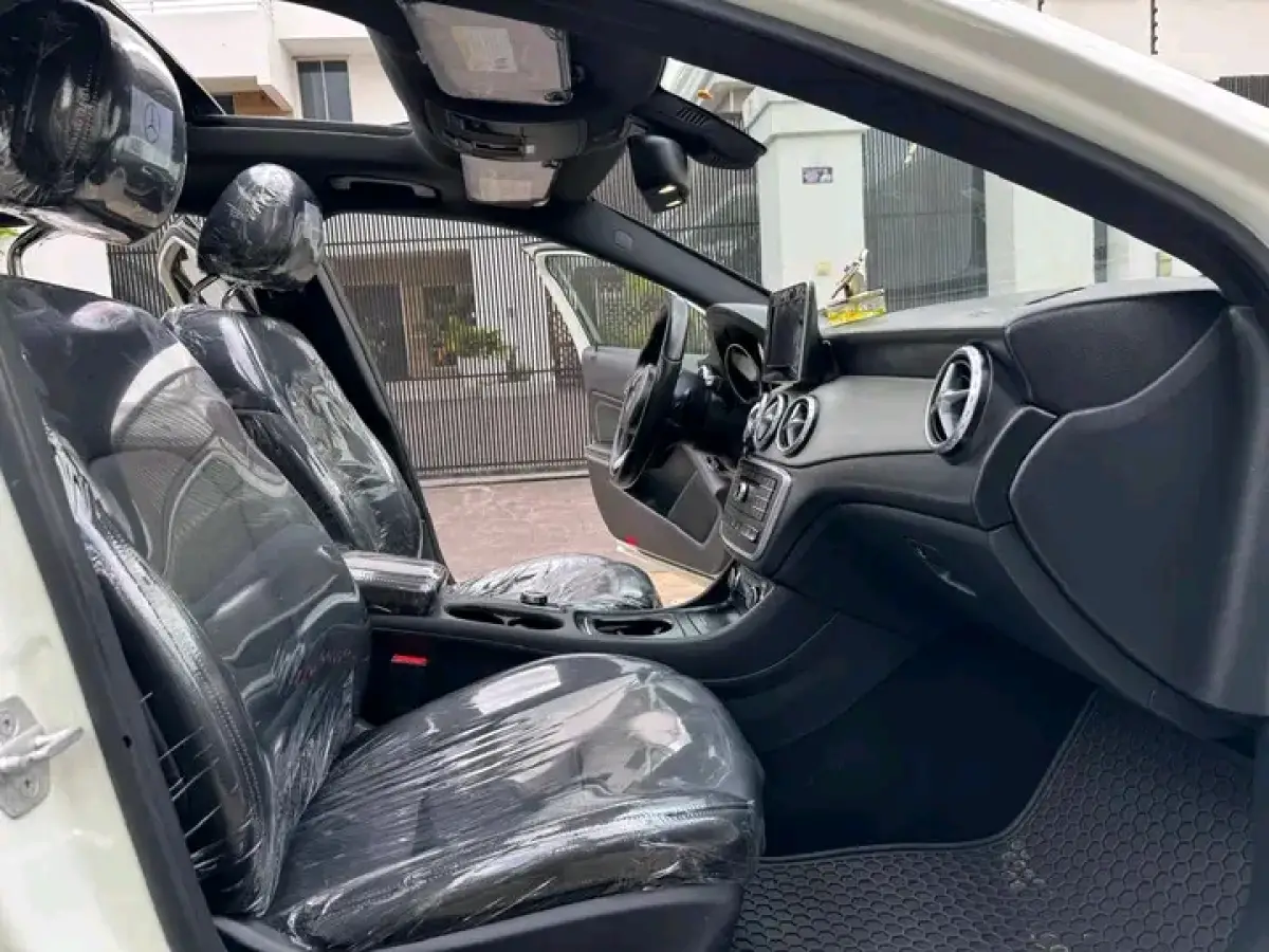 2017 MERCEDES BENZ GLA 250 - Image 7