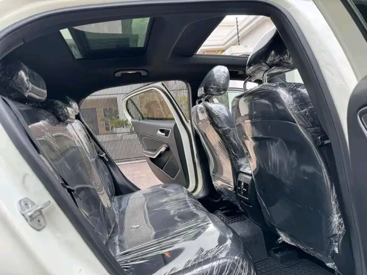 2017 MERCEDES BENZ GLA 250 - Image 8