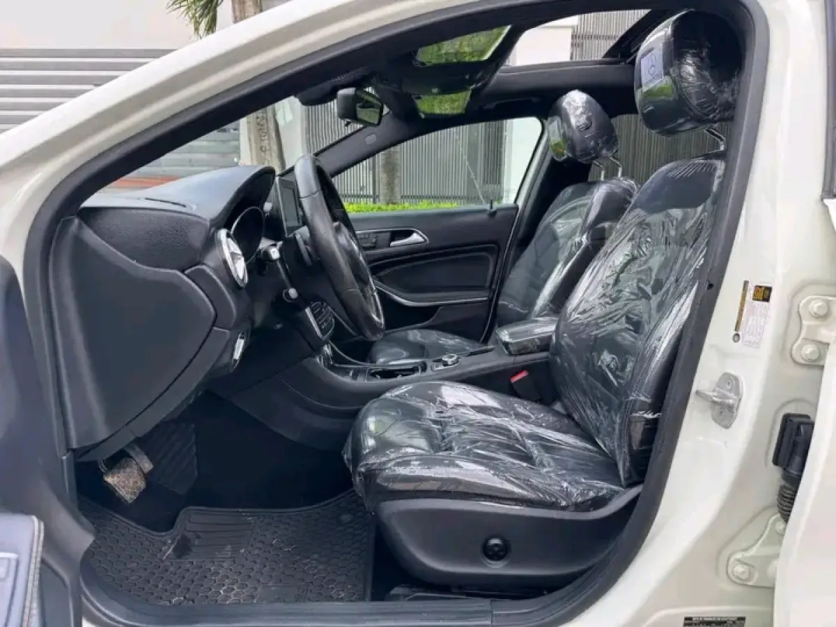 2017 MERCEDES BENZ GLA 250 - Image 10