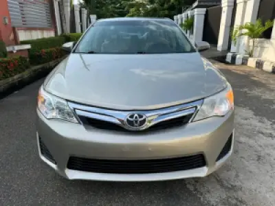 2014 TOYOTA CAMRY LE FOREIGN USED