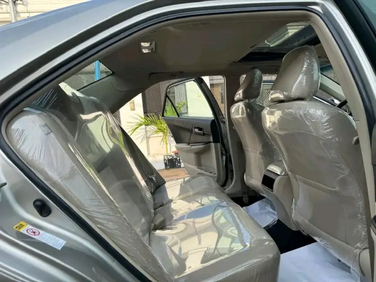 2014 TOYOTA CAMRY LE FOREIGN USED - Image 2