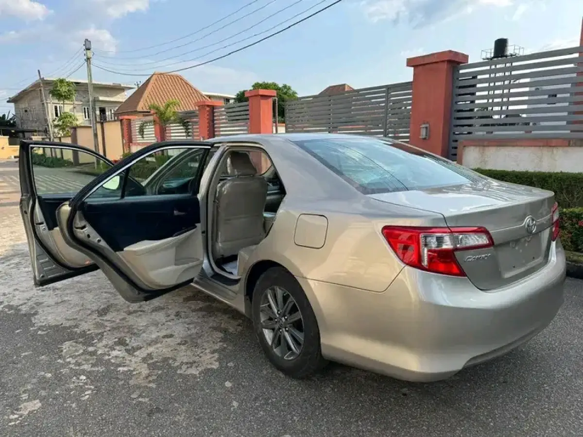 2014 TOYOTA CAMRY LE FOREIGN USED - Image 8