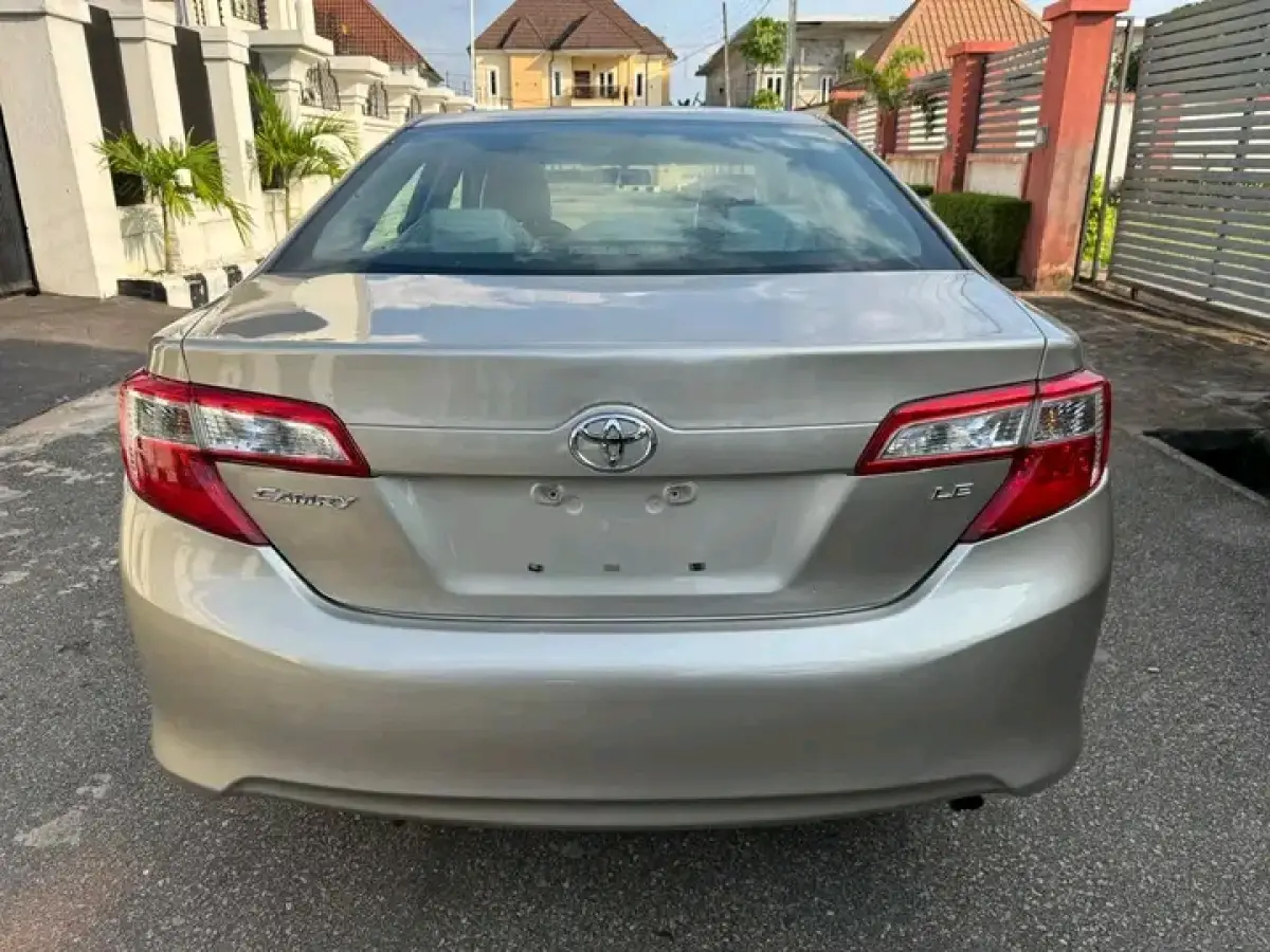 2014 TOYOTA CAMRY LE FOREIGN USED - Image 11