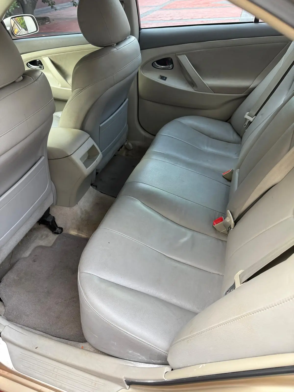 FOR SALE CLEAN 2010 DIRECT USA TOYOTA CAMRY (BIG DADDY) - Image 10