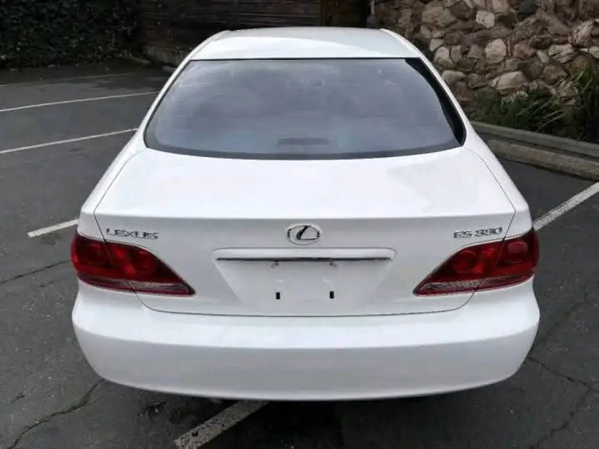 Foreign used Lexus Es 330 - Image 2