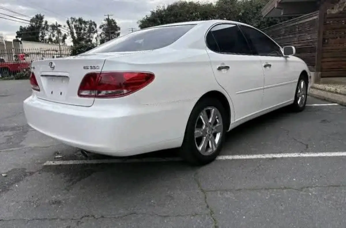 Foreign used Lexus Es 330 - Image 4