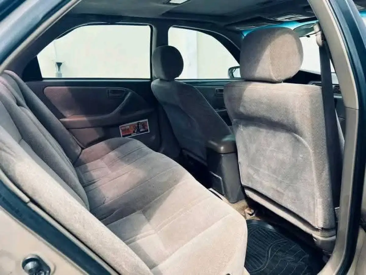 Foreign used Toyota Corolla drop light 2000 - Image 5