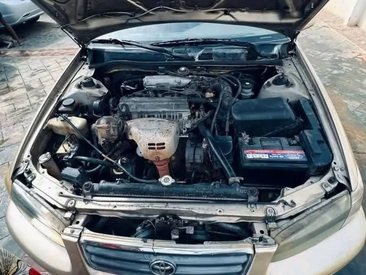 Foreign used Toyota Corolla drop light 2000 - Image 7