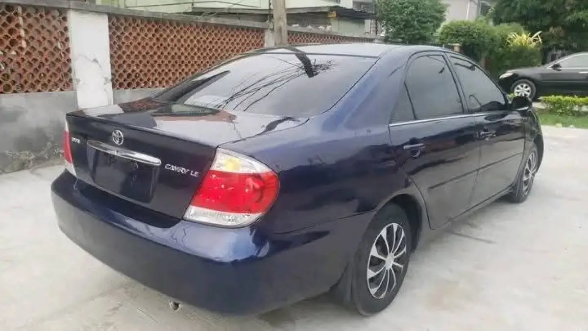Foreign used Toyota Camry Le - Image 5