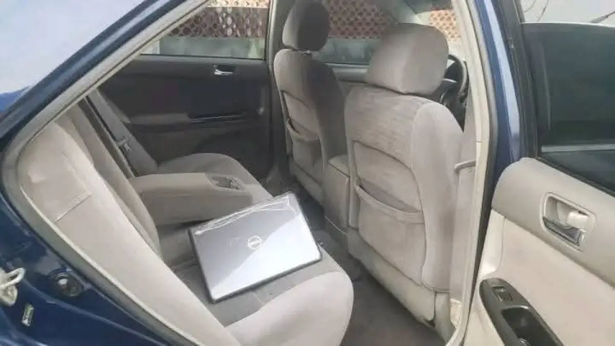 Foreign used Toyota Camry Le - Image 7