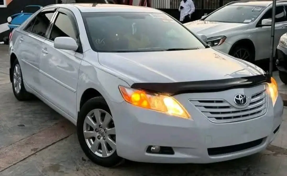 Toyota Camry xle - Image 3