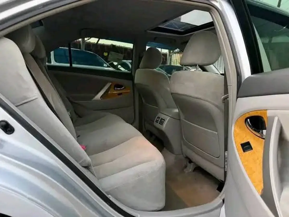 Toyota Camry xle - Image 5