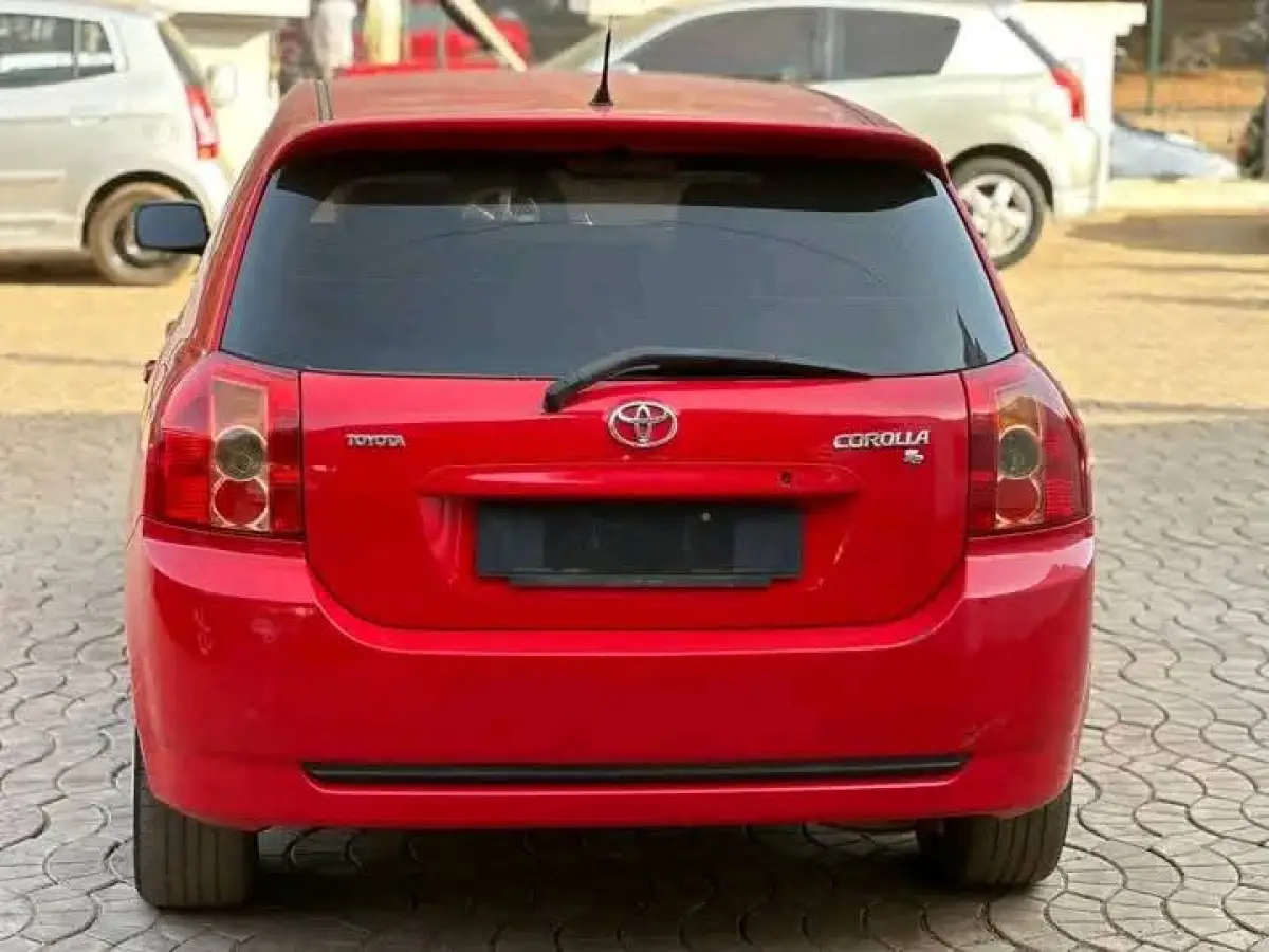 Foreign used Toyota Corolla obama - Image 5