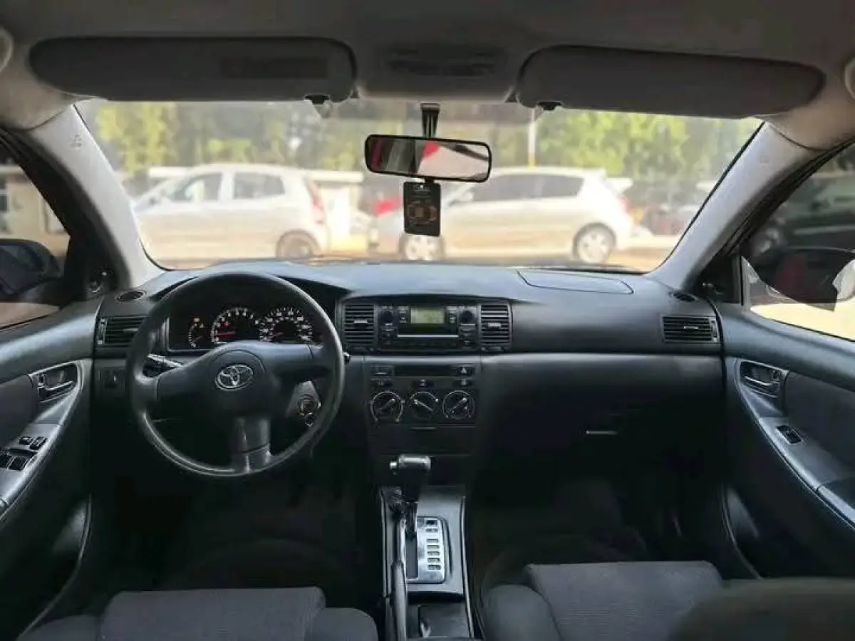 Foreign used Toyota Corolla obama - Image 7