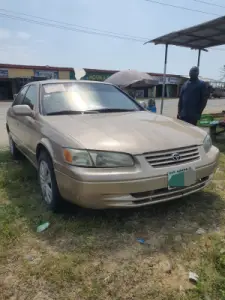 Toyota Camry 2000 brown