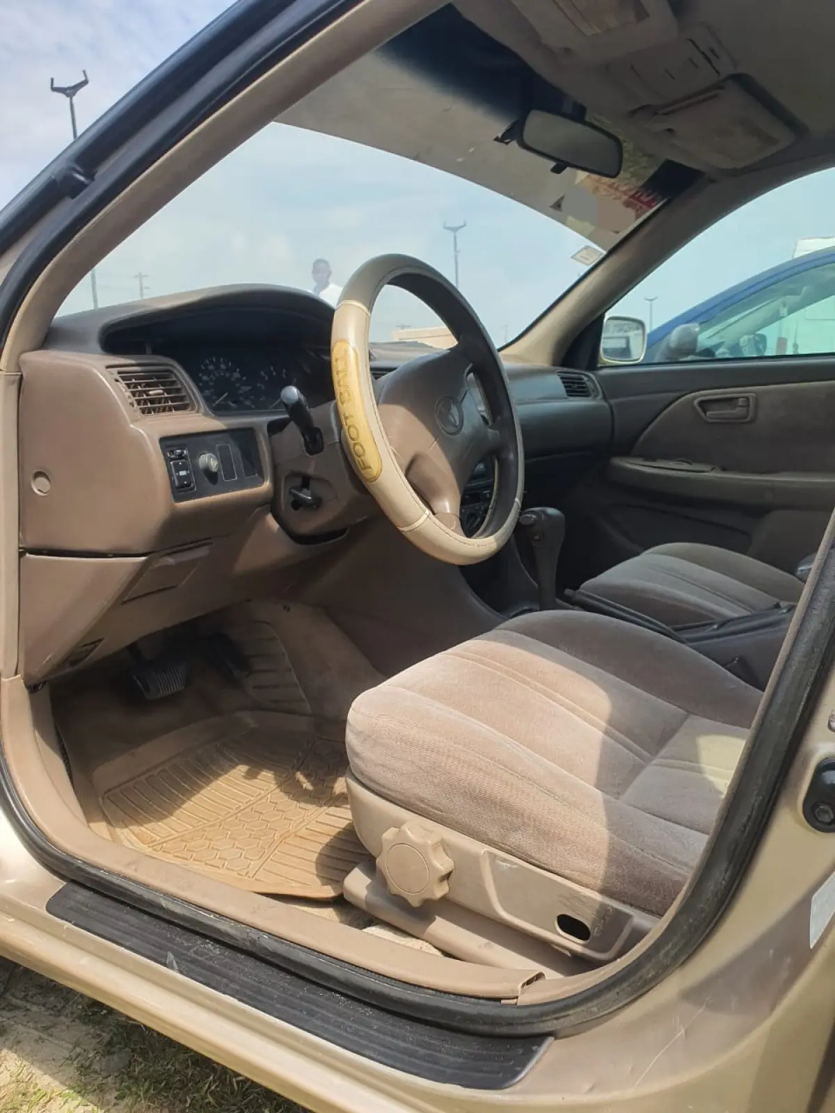 Toyota Camry 2000 brown - Image 2