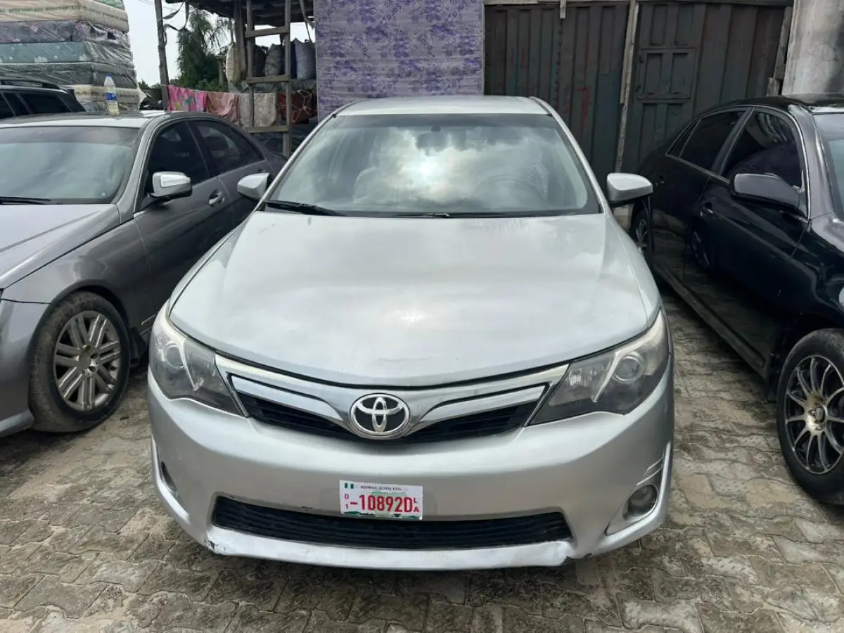 Toyota Camry 2014 - Image 8