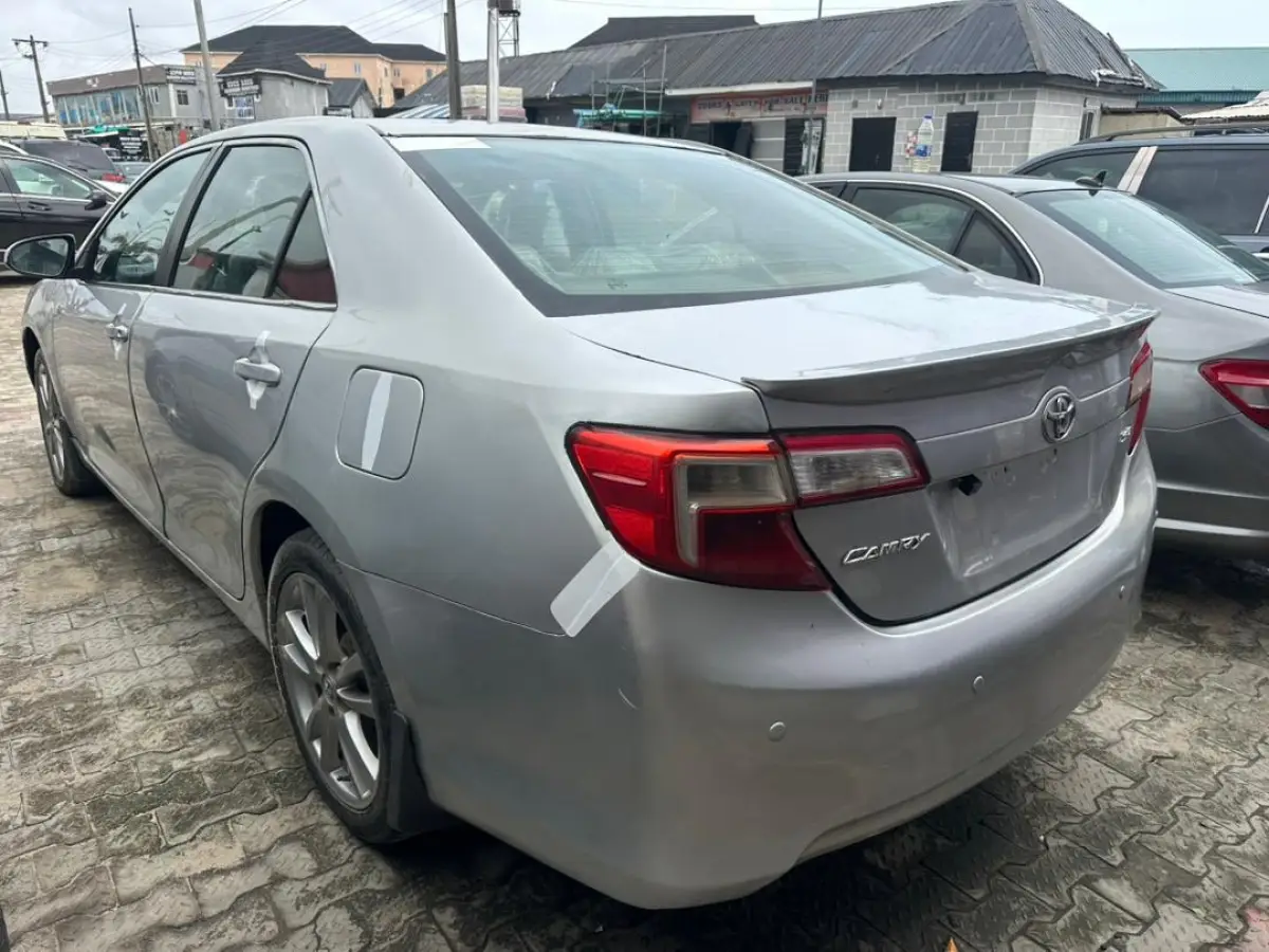 Toyota Camry 2014 - Image 9