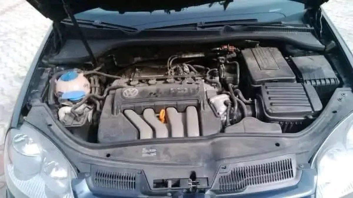 Volkswagen golf - Image 6