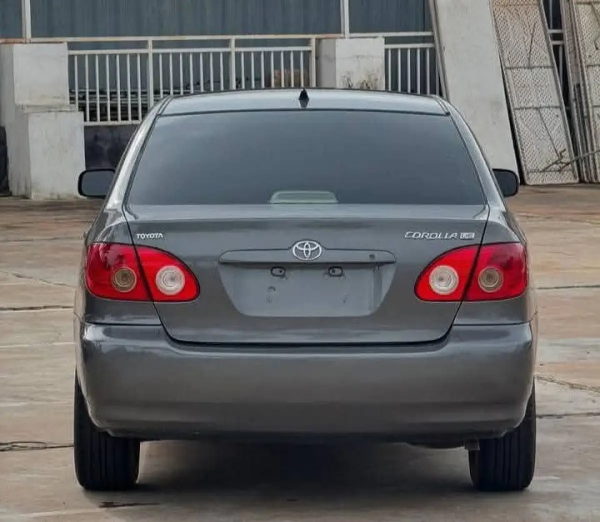 Foreign used Toyota Corolla 2006 - Image 2