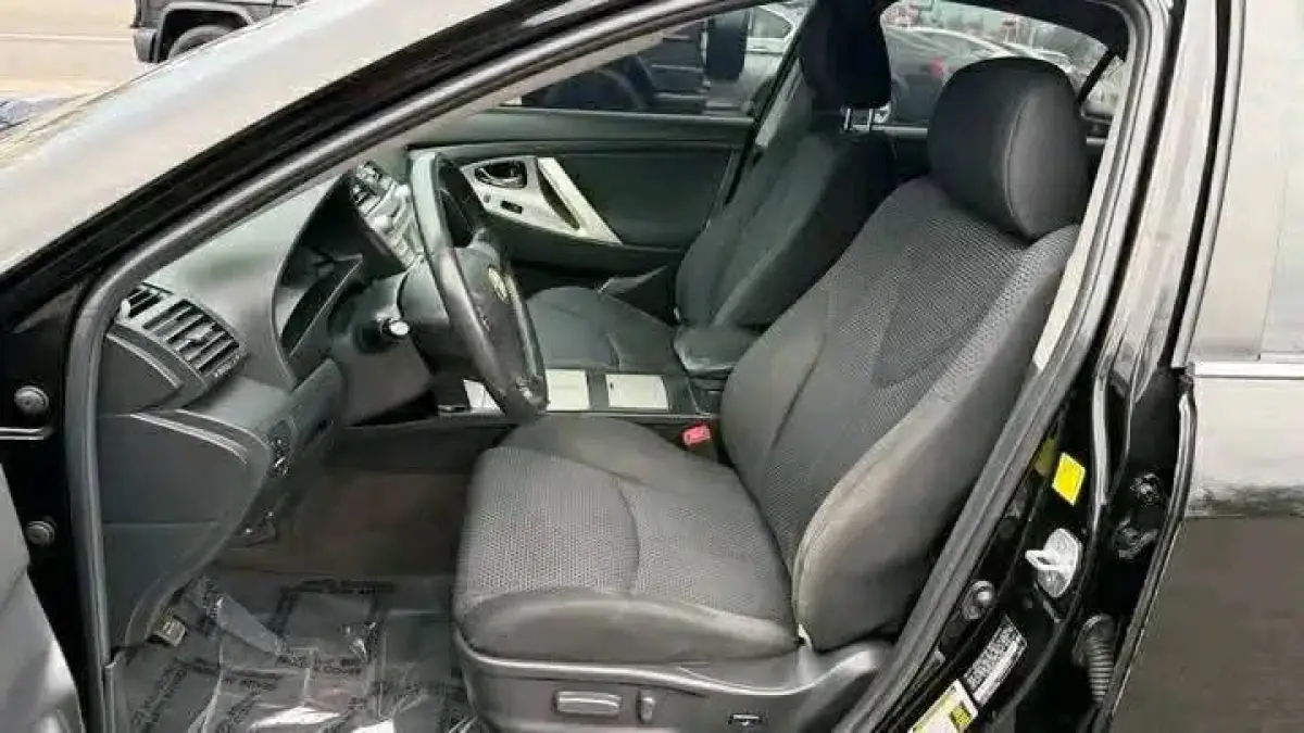 2011 Toyota Camry - Image 3