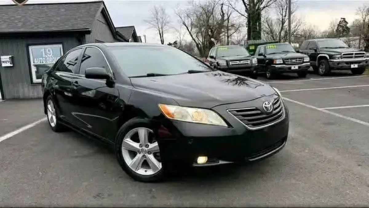 2011 Toyota Camry - Image 4
