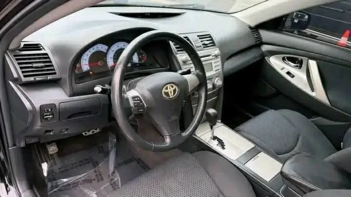 2011 Toyota Camry - Image 6