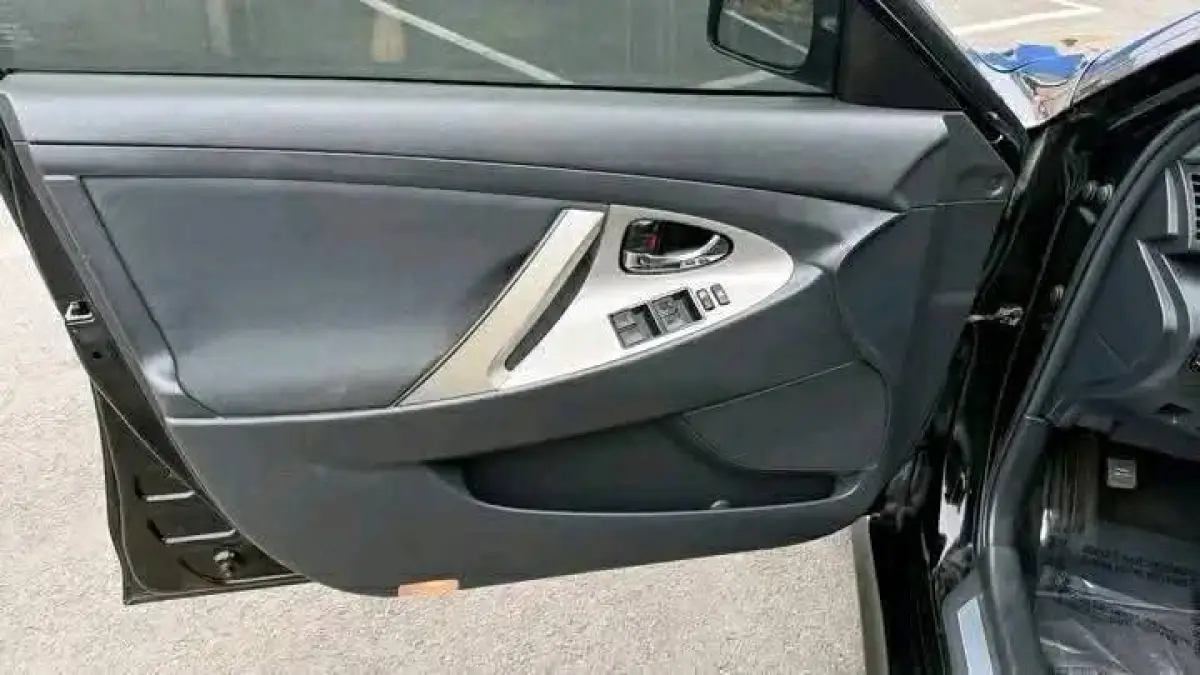 2011 Toyota Camry - Image 7