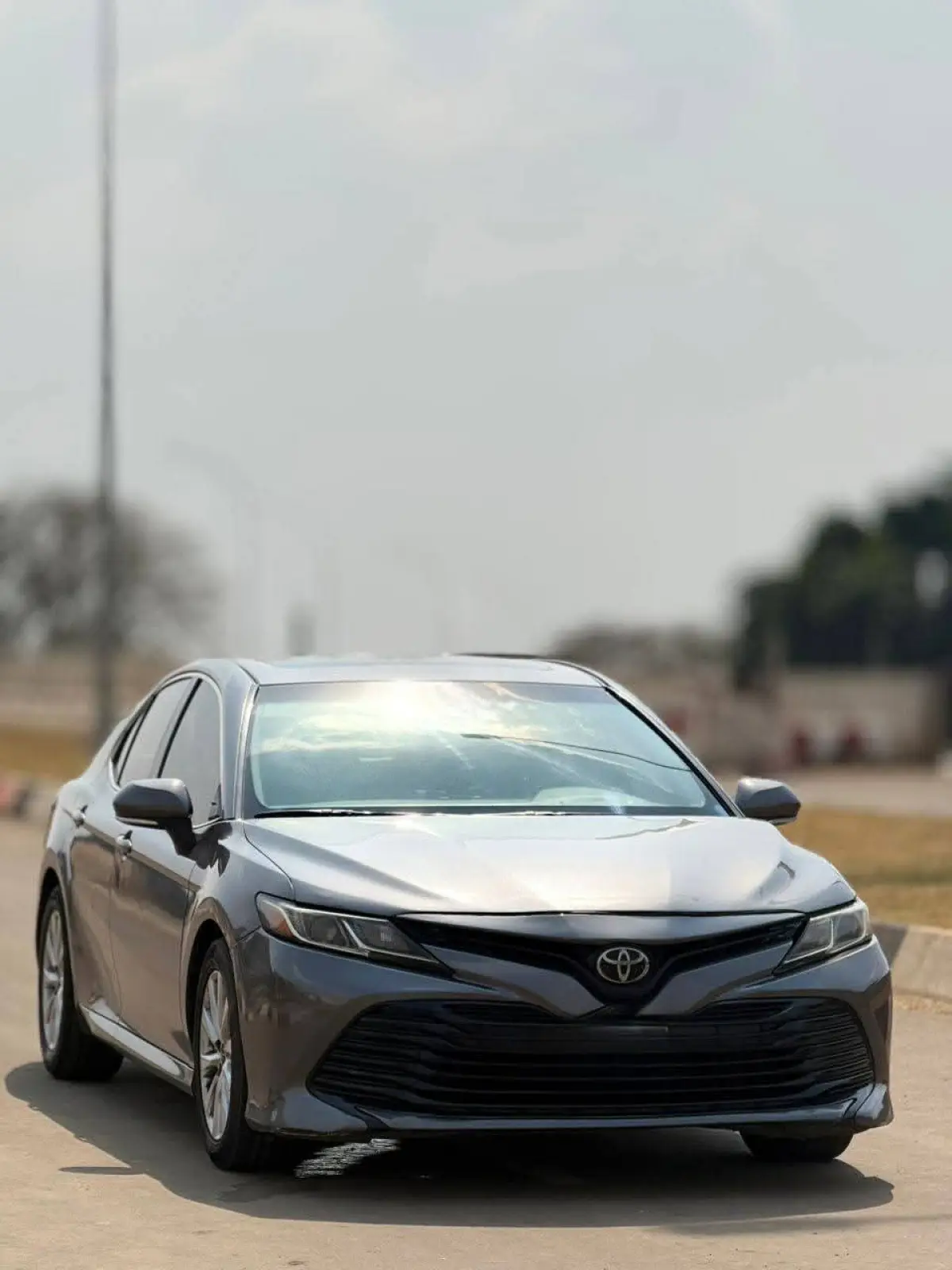 Toyota Camry 2019 - Image 2