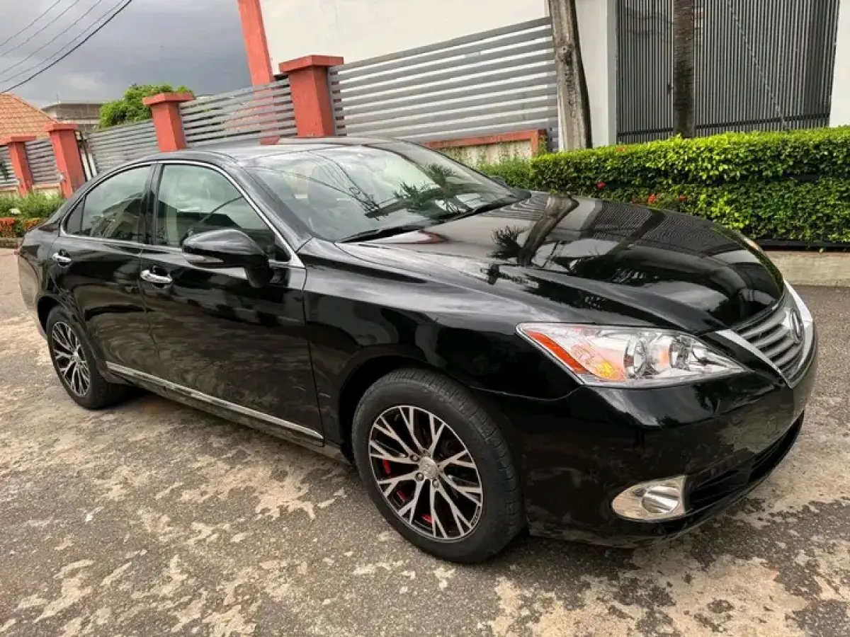 Lexus ES 350 Foreign Used - Image 2