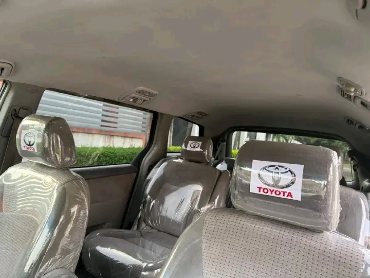 2006 Toyota Sienna - Image 4