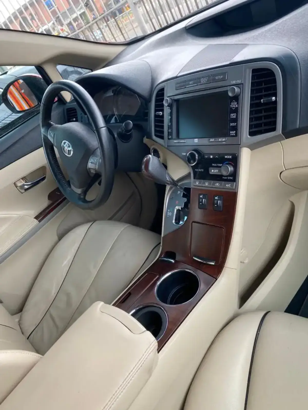 Toyota venza - Image 4