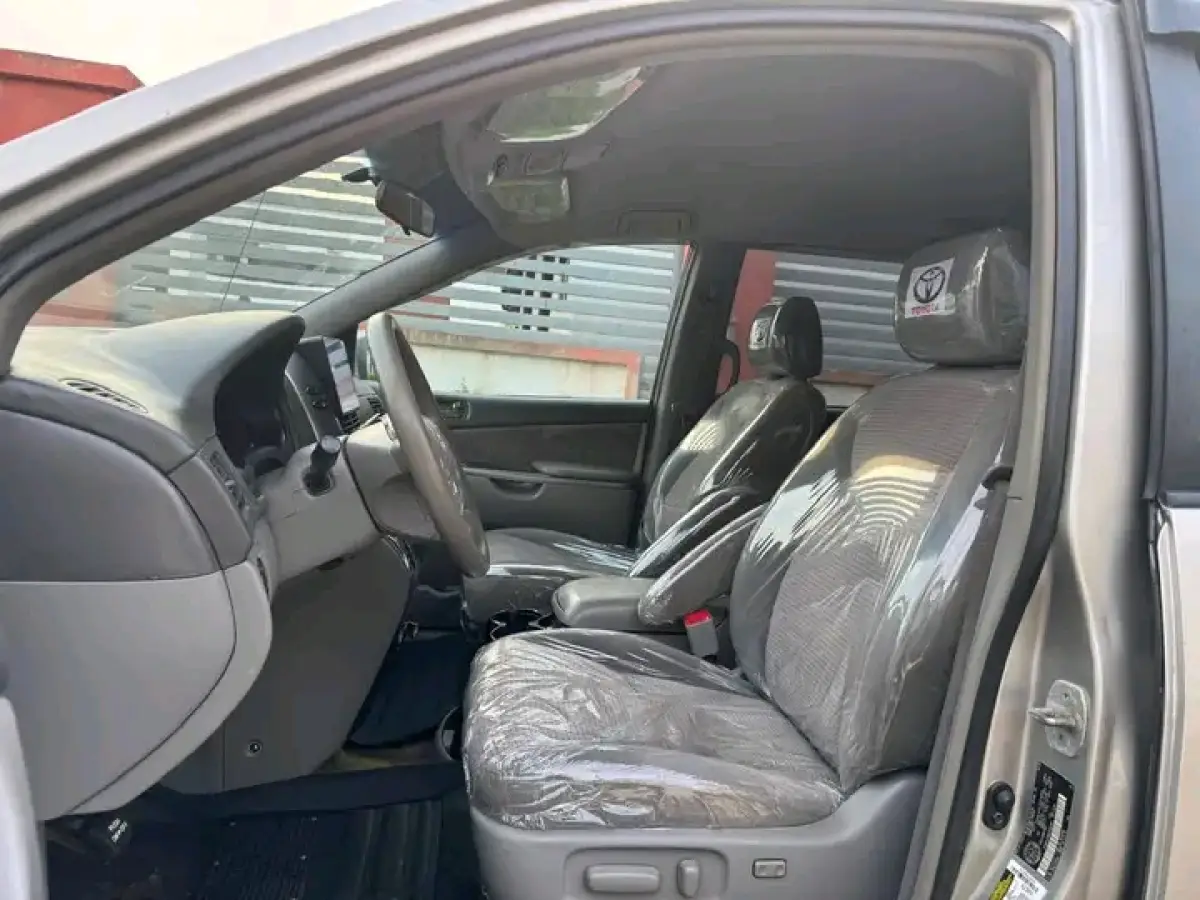 2006 Toyota Sienna - Image 6