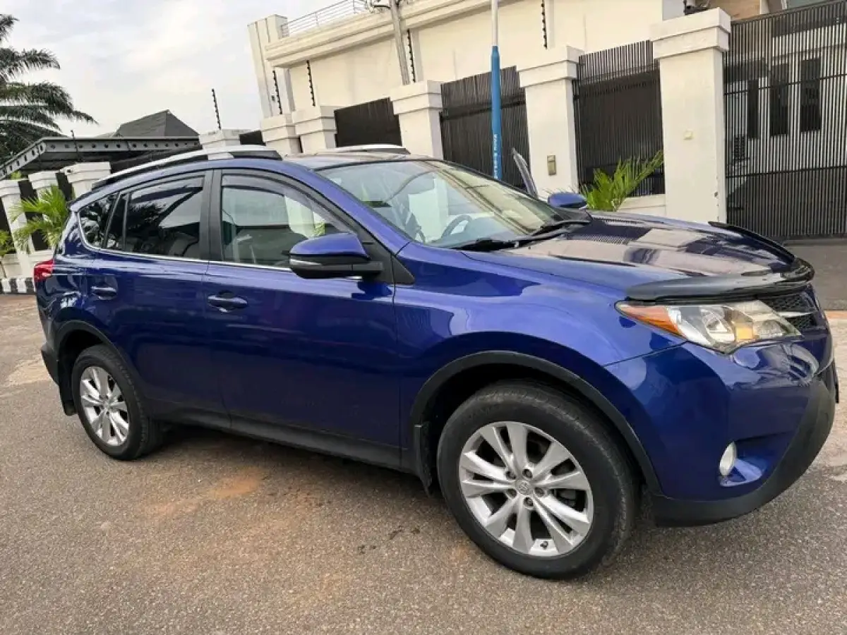 2014 Toyota RAV4 Limited Edition - Image 2