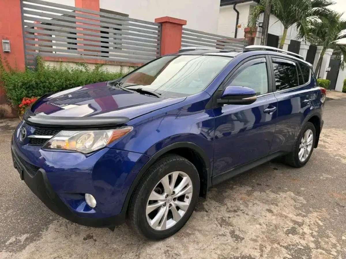 2014 Toyota RAV4 Limited Edition - Image 3