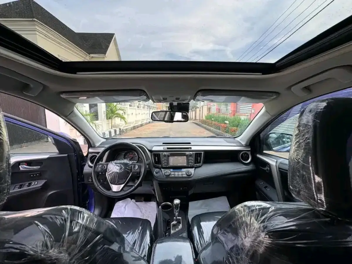 2014 Toyota RAV4 Limited Edition - Image 13