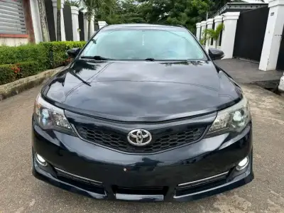 2014 Toyota Camry SE (6Plugs)