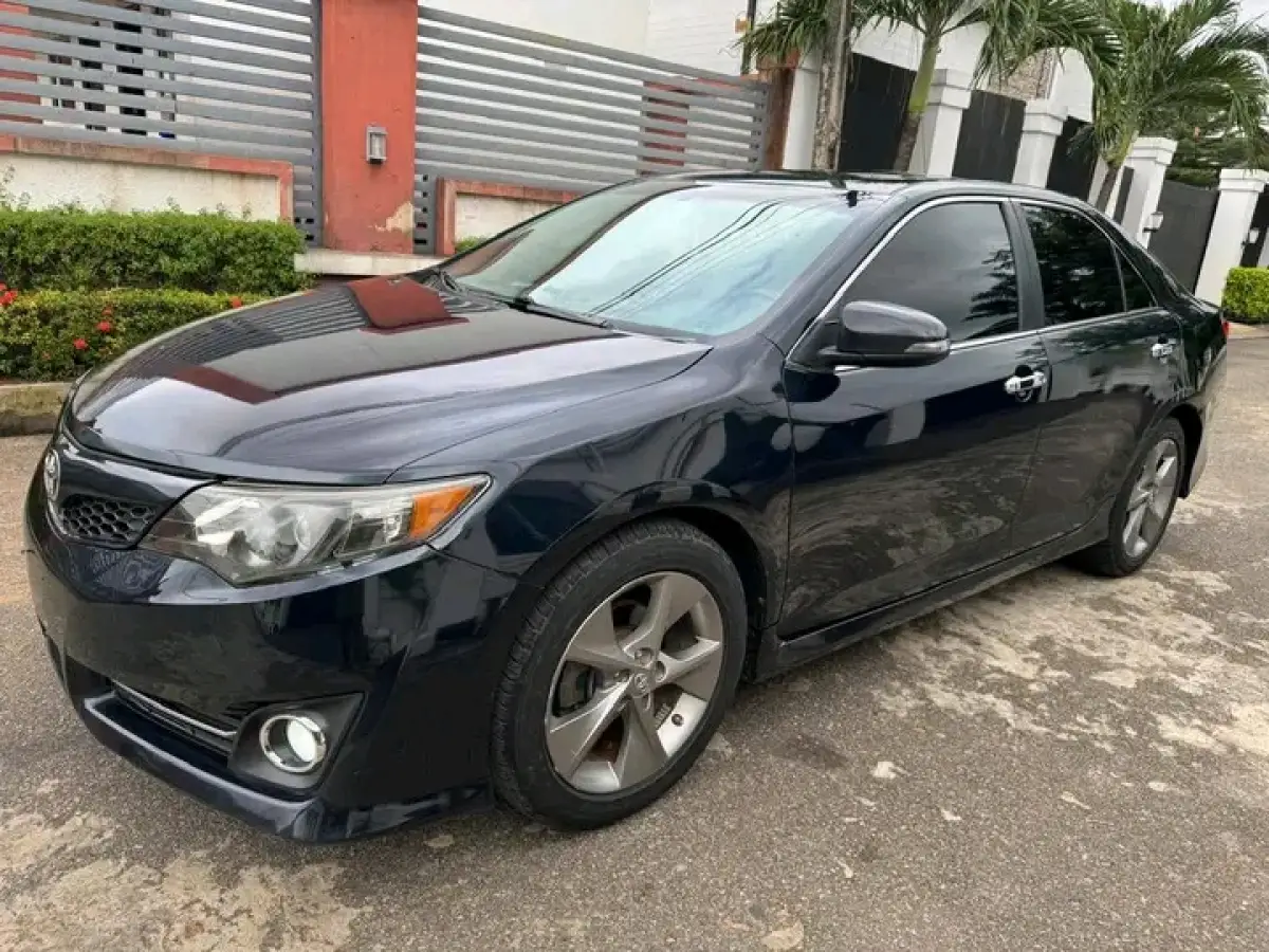 2014 Toyota Camry SE (6Plugs) - Image 5