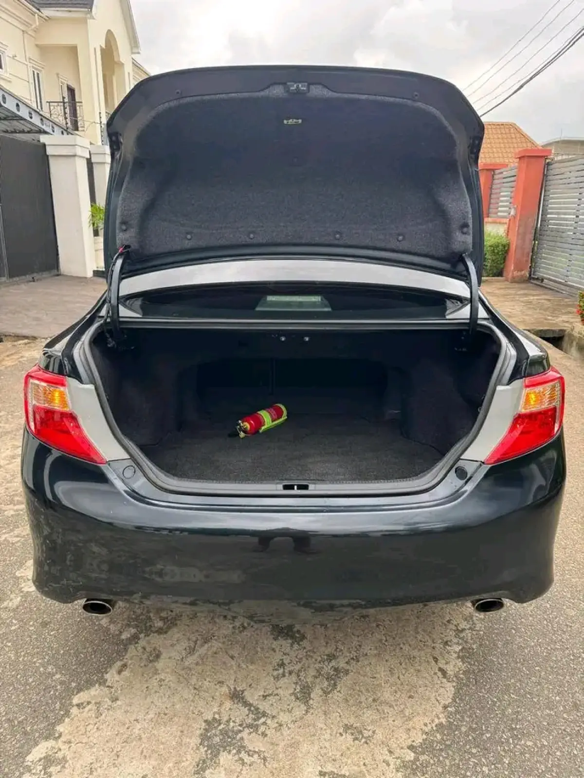 2014 Toyota Camry SE (6Plugs) - Image 9