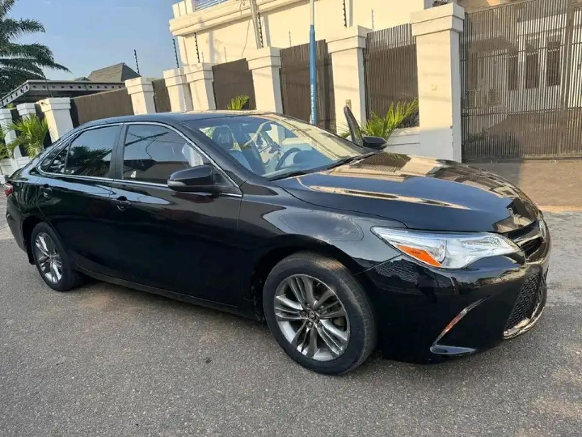 Toyota Camry 2016 Sport - Image 2