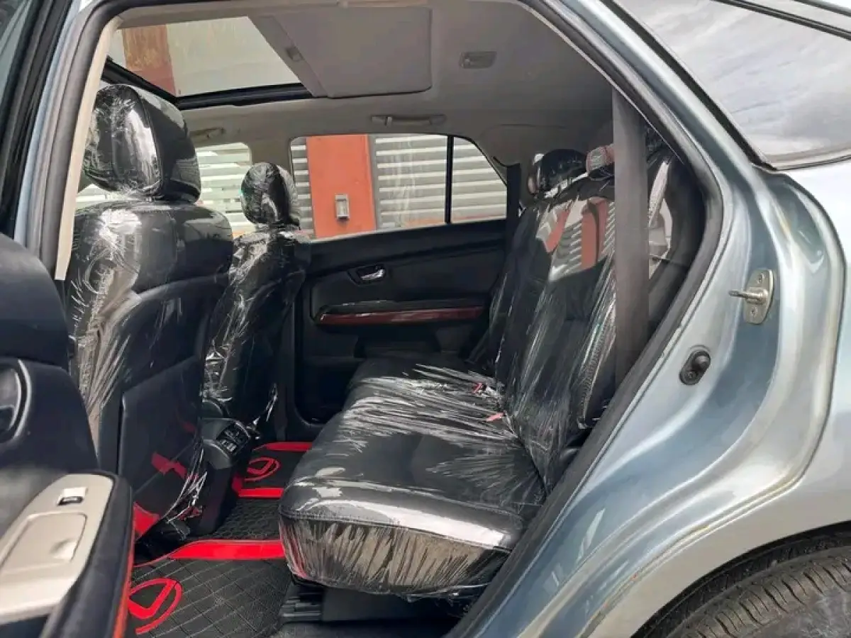 2005 Foreign Used Lexus RX 330 - Image 2