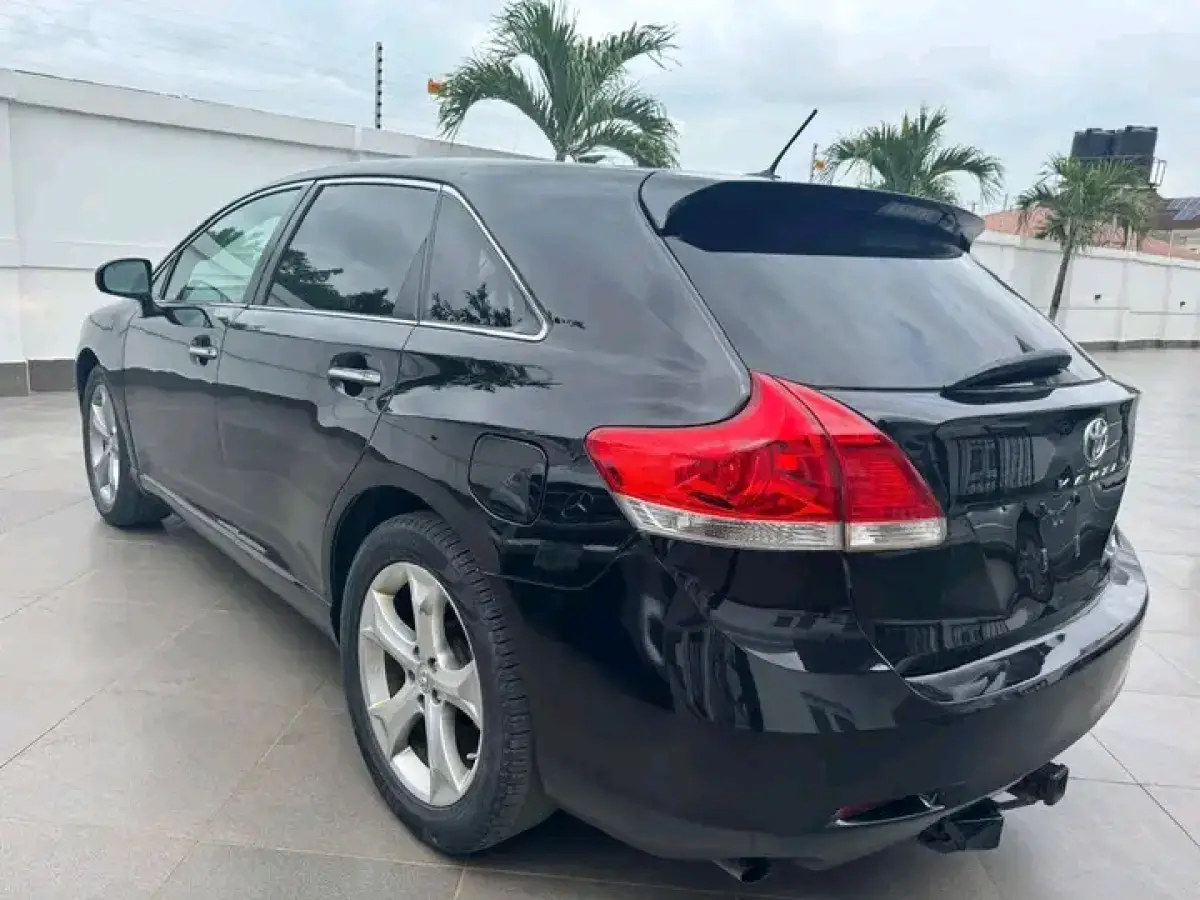 2010 Toyota Venza - Image 4