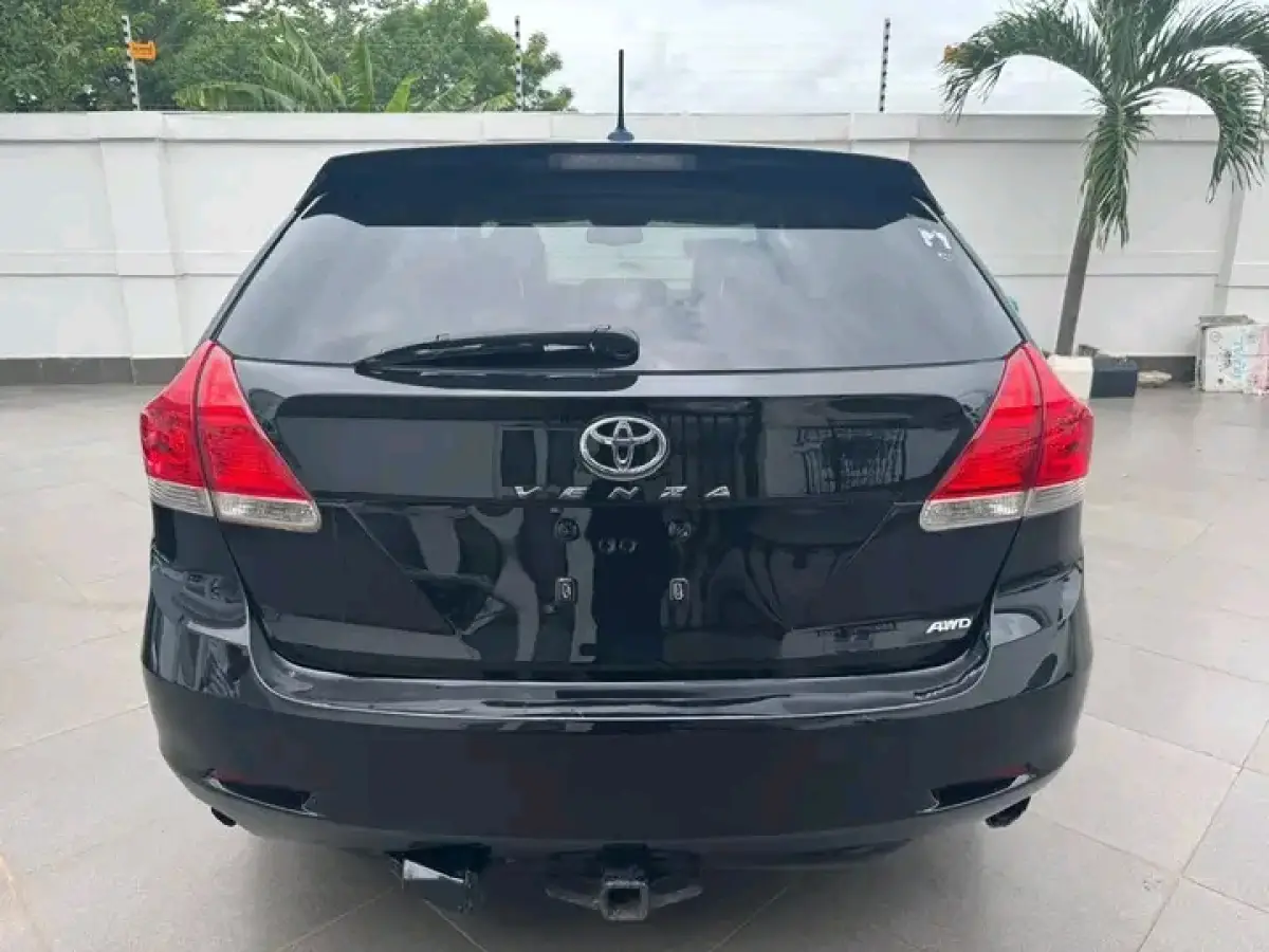 2010 Toyota Venza - Image 14