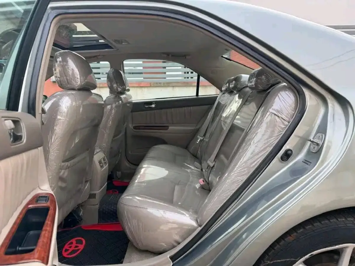 2005 Toyota Camry V6 - Image 6