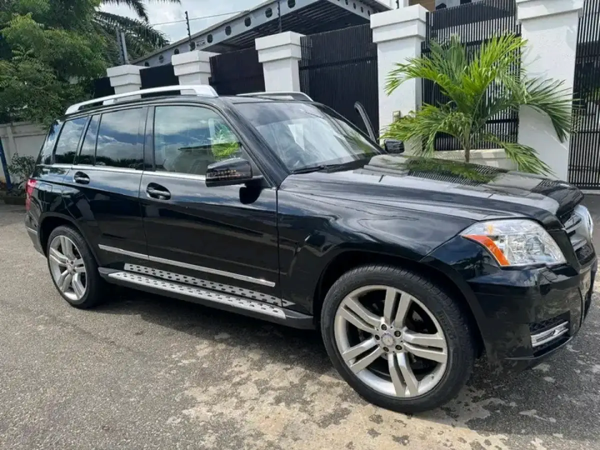 2012 Mercedes Benz GLK 350 - Image 2