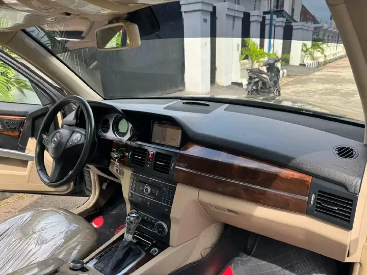 2012 Mercedes Benz GLK 350 - Image 12