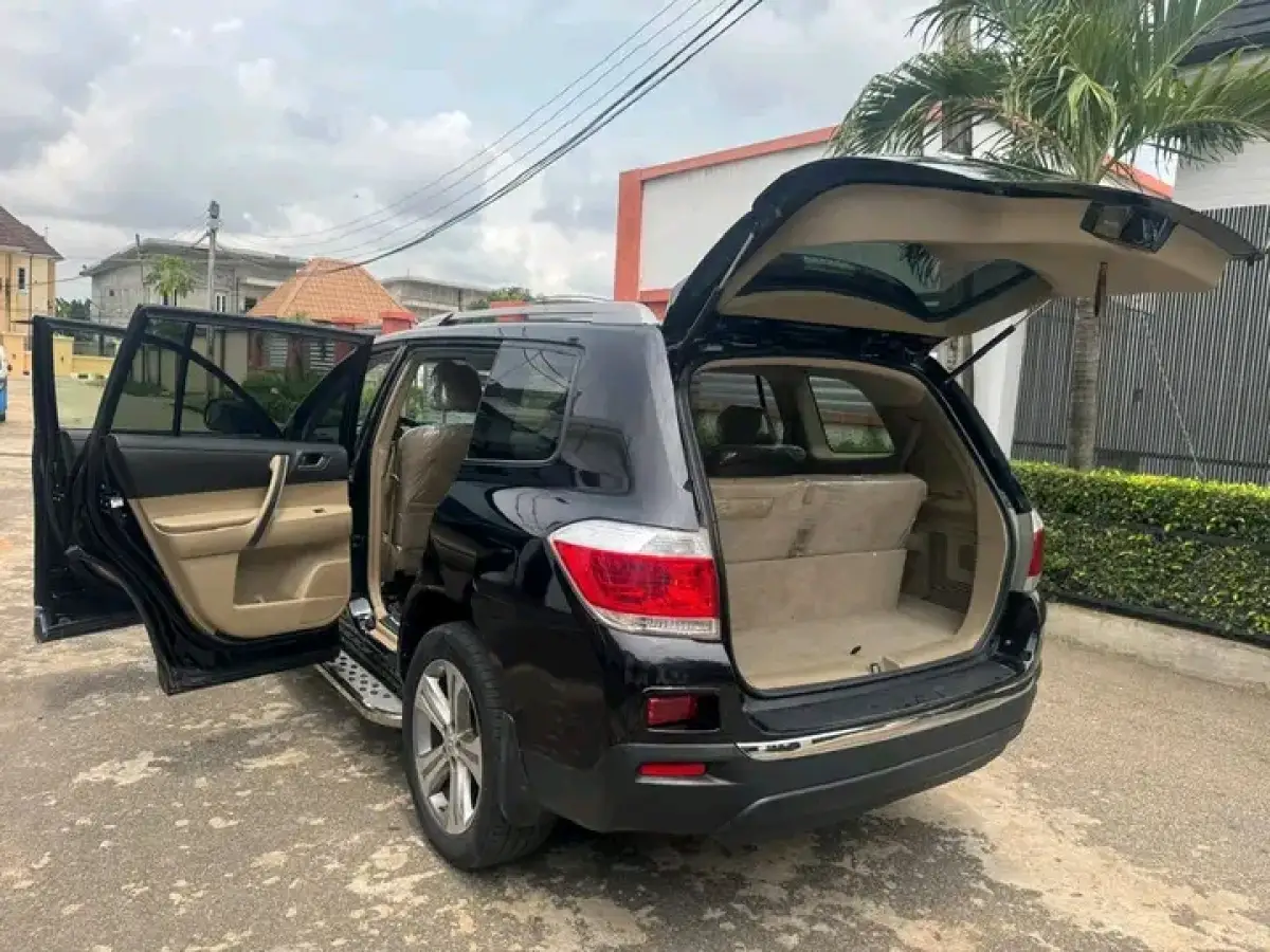 2009 Toyota Highlander Sport Edition - Image 4